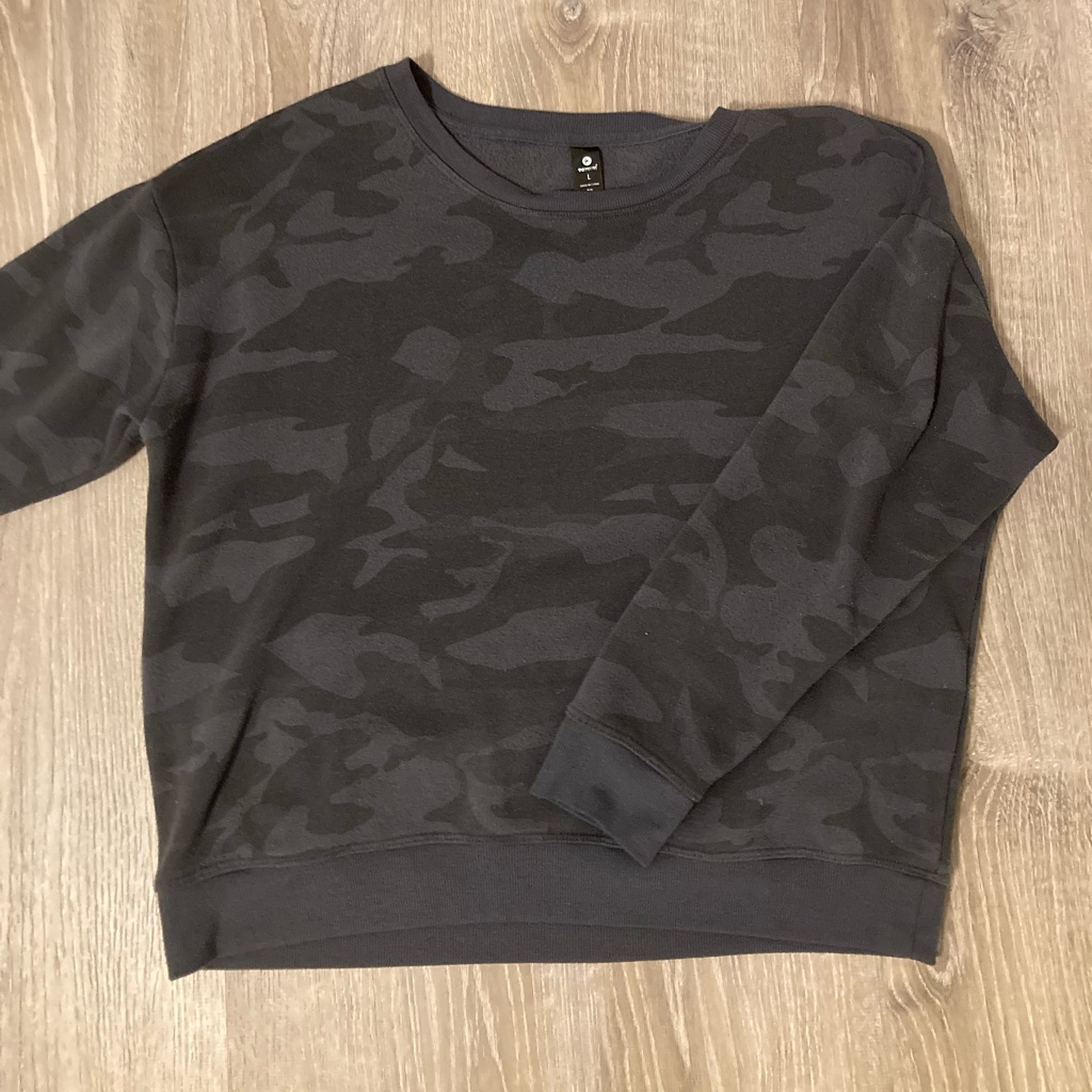 Dark Camo Pullover